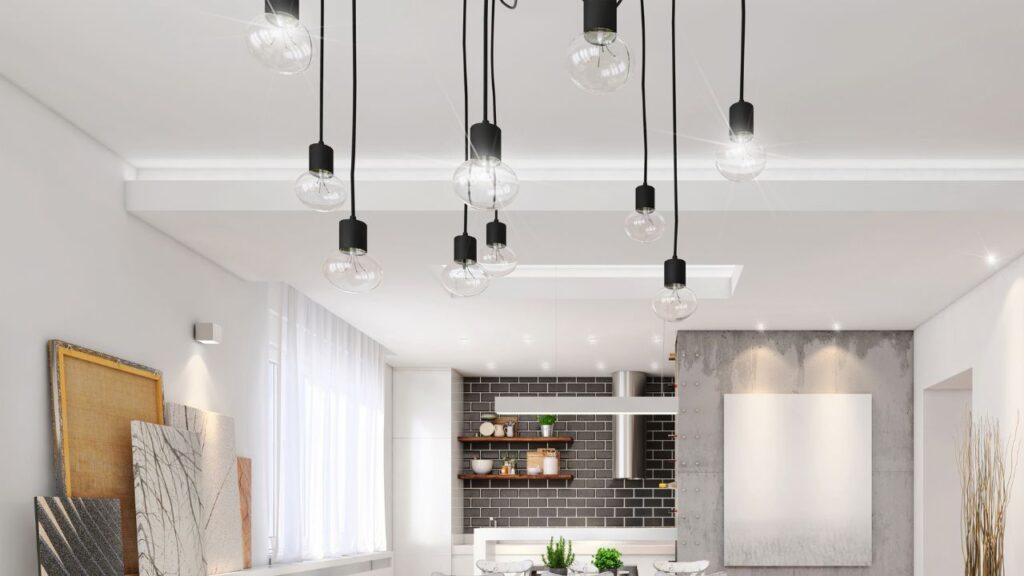 Oświetlenie wnętrz apartamentów - modny żyrandol do kuchni