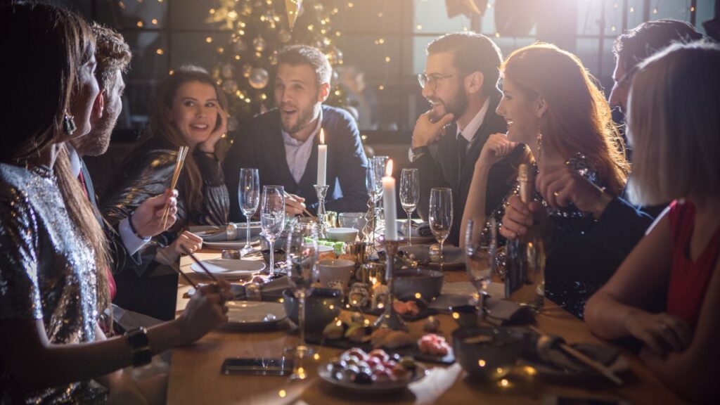 Nowy rok w pięknym wnętrzu – rodzina ciesząca się efektami metamorfozy domu