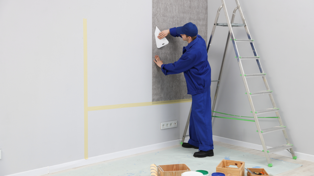 Jak prawidłowo położyć tapetę ścienną?